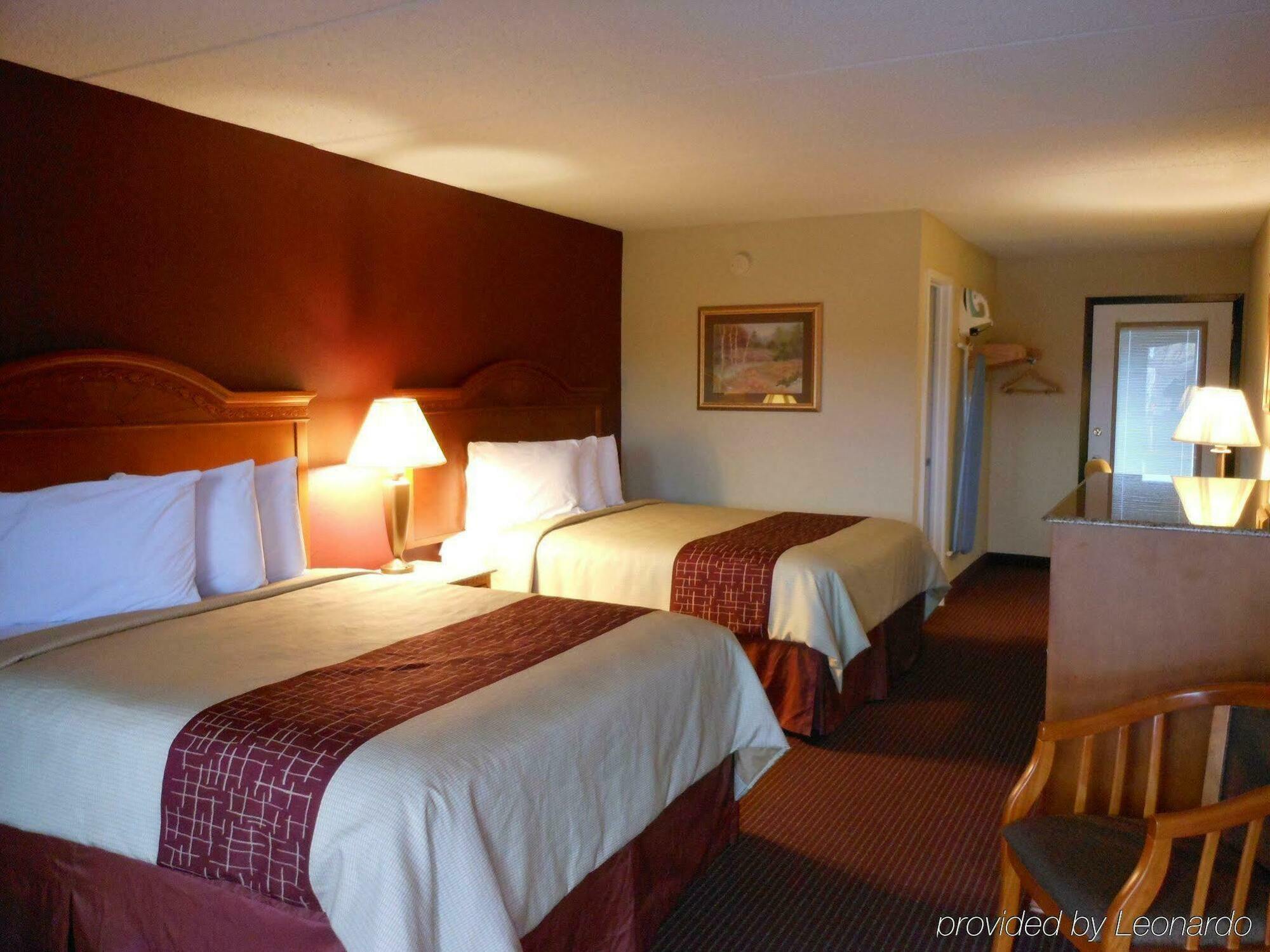 Red Roof Inn & Suites Pigeon Forge Parkway Exterior foto